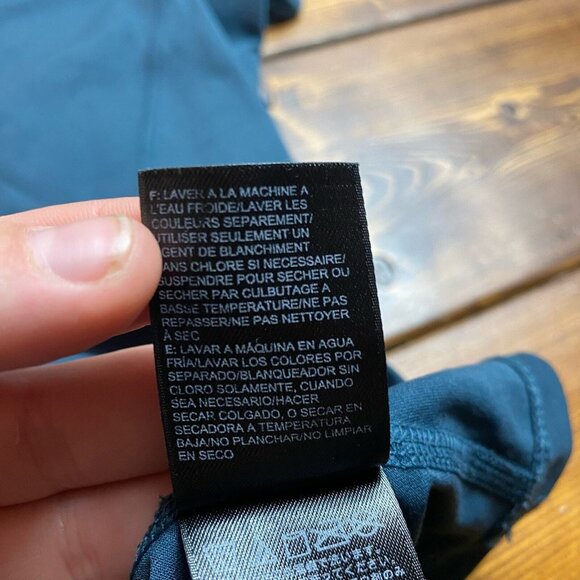 The North Face T-shirt Women's size Medium Short Sleeve Tee Blue - Picture 5 of 11